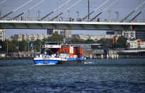 Barge11 (5).JPG (473133 bytes)