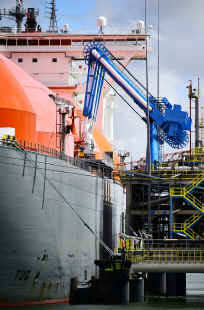 LNG 5  (6).JPG (473316 bytes)